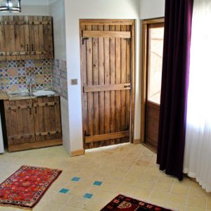 نمای تراس اتاق کوتر اقامتگاه سنتی ارزمان