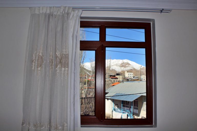 اتاق وارش در اقامتگاه ارزمان واقع در شهر ارجمند فیروزکوه